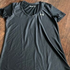 Under Armour Women's Black V-Neck Top